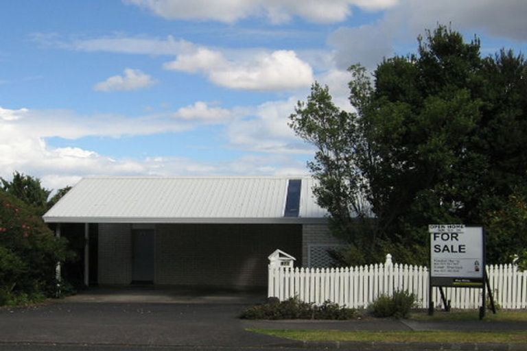 Photo of property in 129 West Harbour Drive, West Harbour, Auckland, 0618