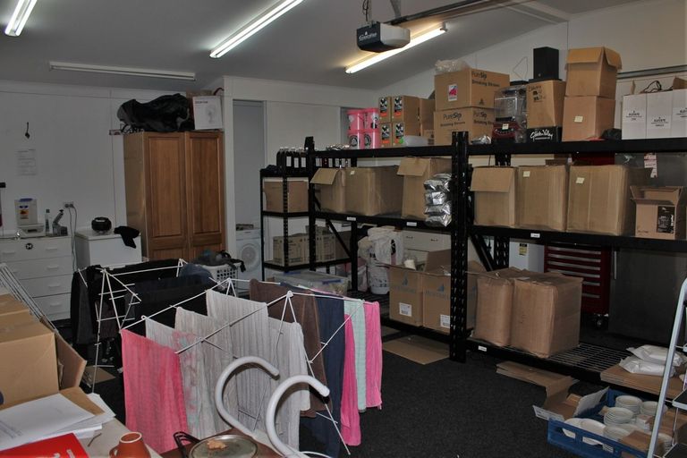 Photo of property in 74 Sunderland Street, Clyde, 9330