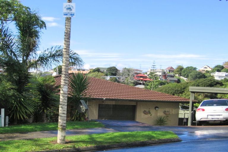 Photo of property in 26 Clipper Place, Shelly Park, Auckland, 2014