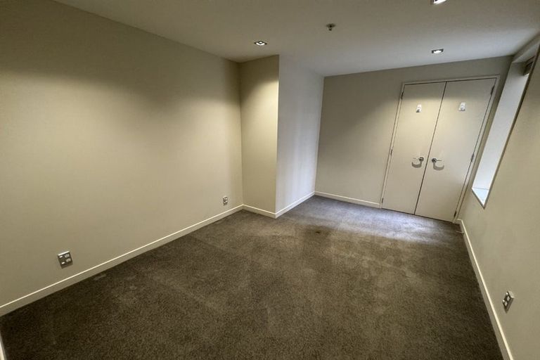 Photo of property in Piermont Apartments, 1a/82 Cable Street, Te Aro, Wellington, 6011
