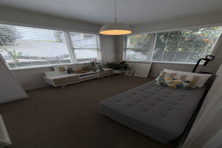 Photo of property in 38 Verbena Road, Birkdale, Auckland, 0626