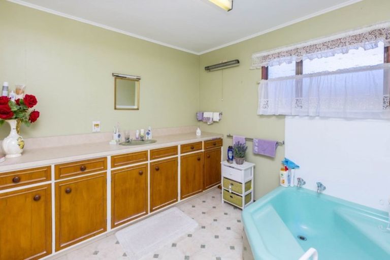 Photo of property in 109 Norana Road, Timberlea, Upper Hutt, 5018