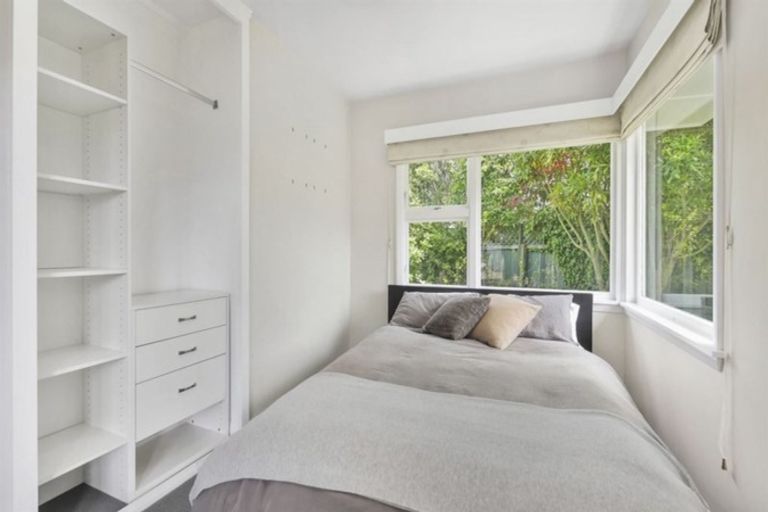 Photo of property in 8 Trist Place, Edgeware, Christchurch, 8013