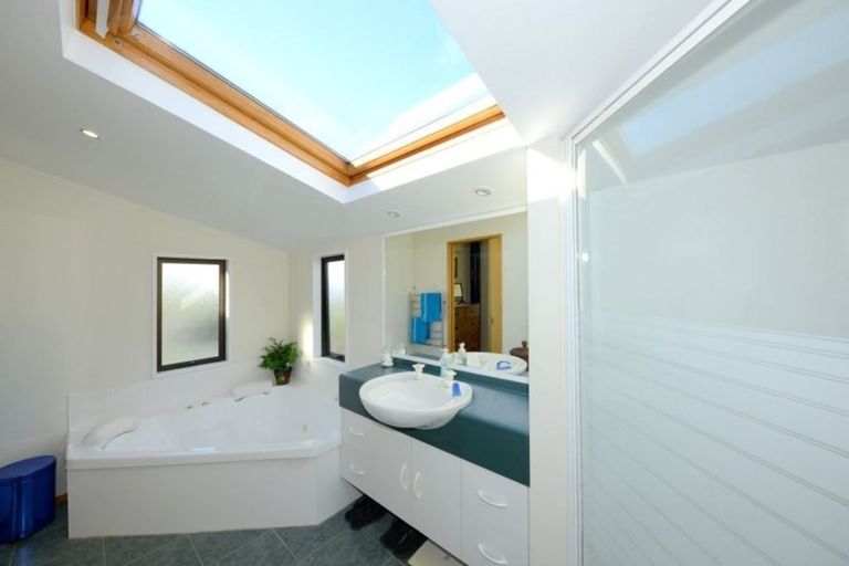 Photo of property in 17 Parr Place, Ilam, Christchurch, 8041