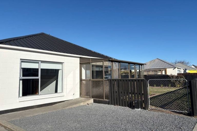 Photo of property in 2/73 Harewood Road, Papanui, Christchurch, 8053