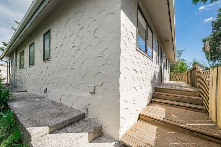 Photo of property in 24 Island View Terrace, Waikanae Beach, Waikanae, 5036