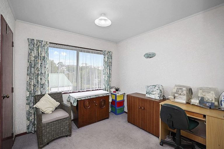 Photo of property in 2 Caledonia Place, Highlands Park, New Plymouth, 4312