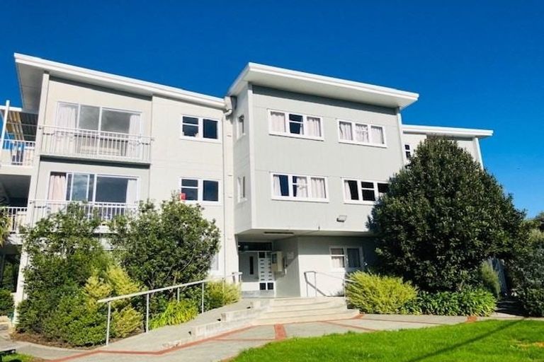 Photo of property in 95 Farmer Crescent, Taita, Lower Hutt, 5011