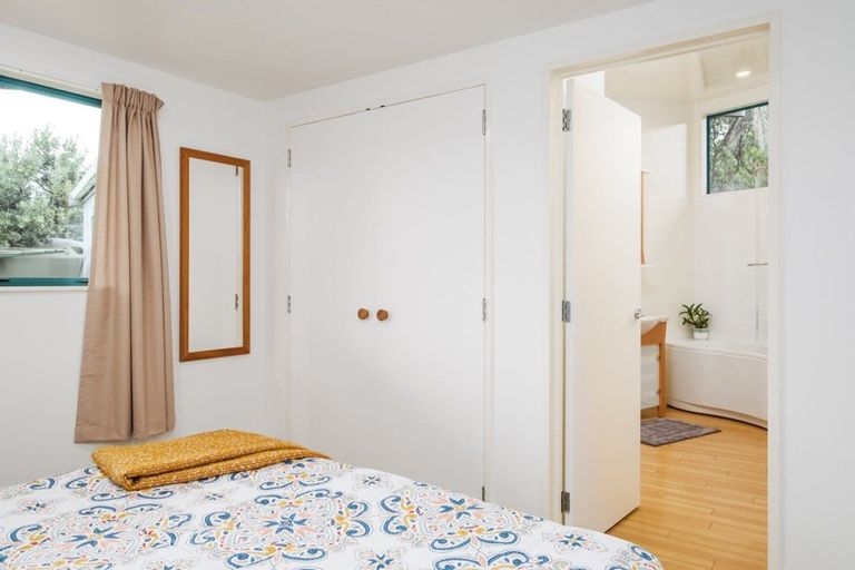 Photo of property in 5 Douglas Street, Okitu, Gisborne, 4010