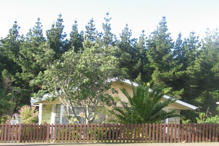 Photo of property in 134 Driver Crescent, Cannons Creek, Porirua, 5024