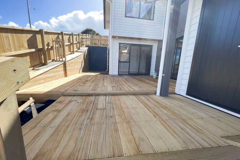 Photo of property in 17 Manawanui Way, Orewa, 0931