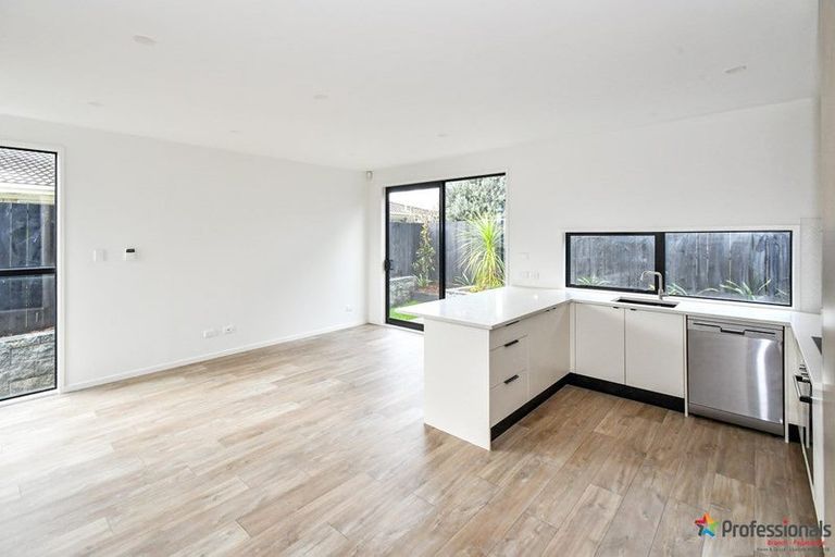 Photo of property in 9e Coates Road, Papatoetoe, Auckland, 2025