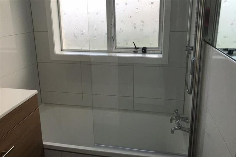 Photo of property in 2/23 Beach Road, Pahurehure, Papakura, 2113