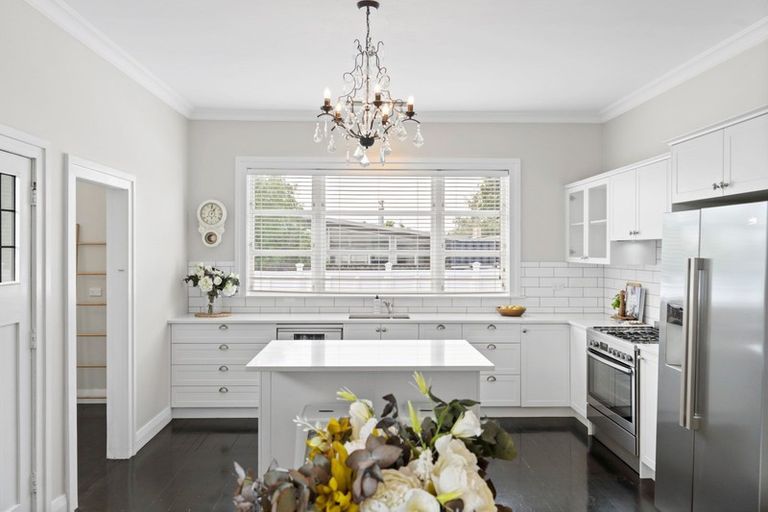 Photo of property in 14 Cotter Street, Greytown, 5712