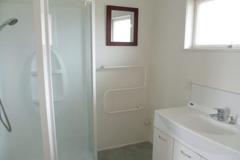 Photo of property in 1/24 Gordon Avenue, Milford, Auckland, 0620