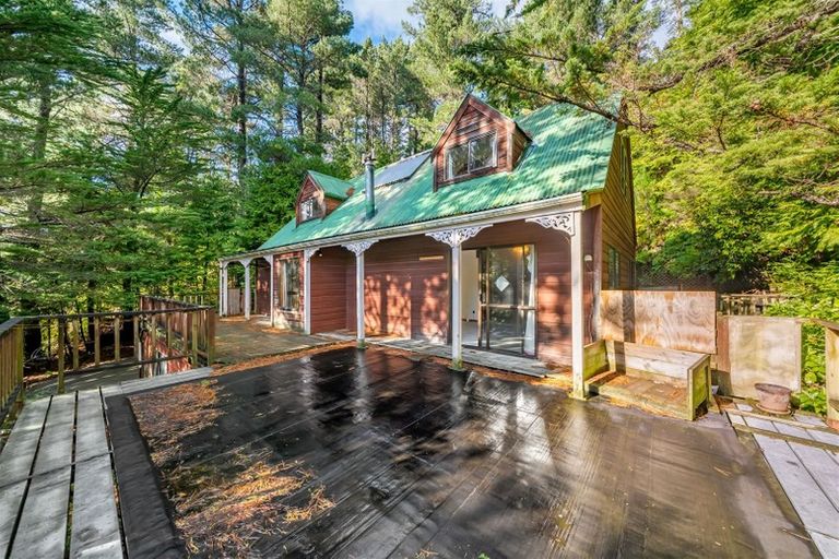 Photo of property in 122 Plateau Road, Te Marua, Upper Hutt, 5018