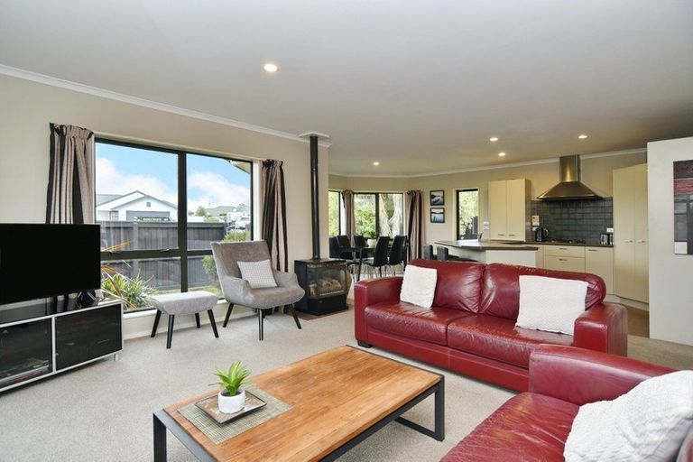 Photo of property in 30 John Morel Place, Parklands, Christchurch, 8083