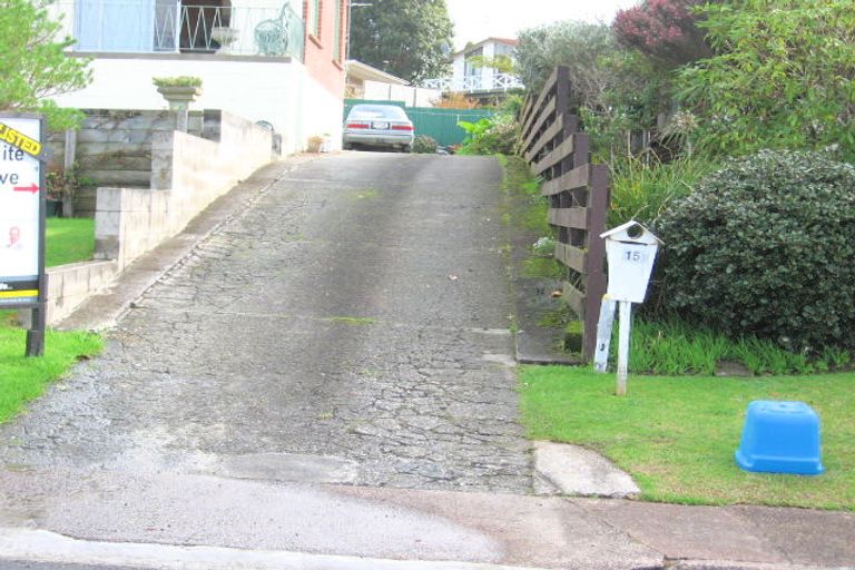 Photo of property in 15a Fairway Avenue, Red Beach, 0932