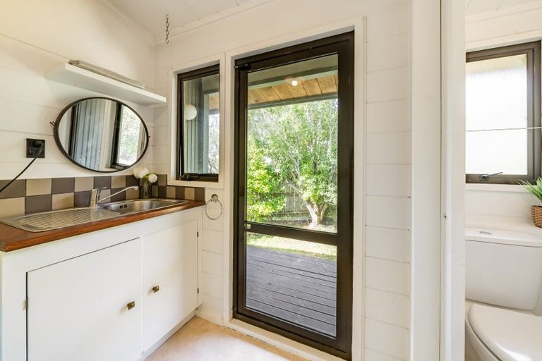 Photo of property in 22 Whitechapel Grove, Stokes Valley, Lower Hutt, 5019