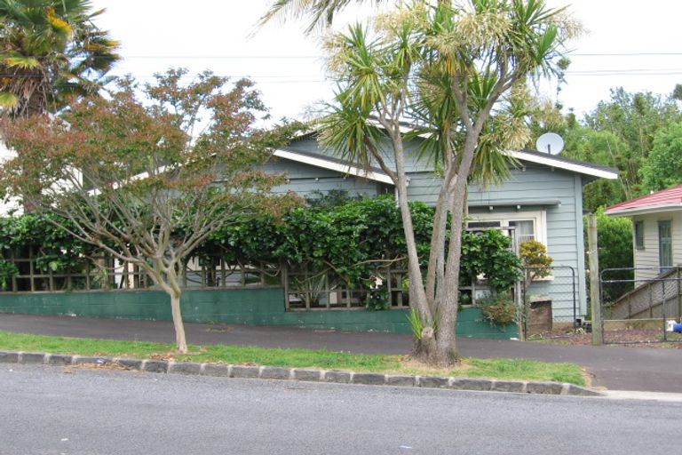 Property details for 32 Sackville Street, Grey Lynn, Auckland, 1021