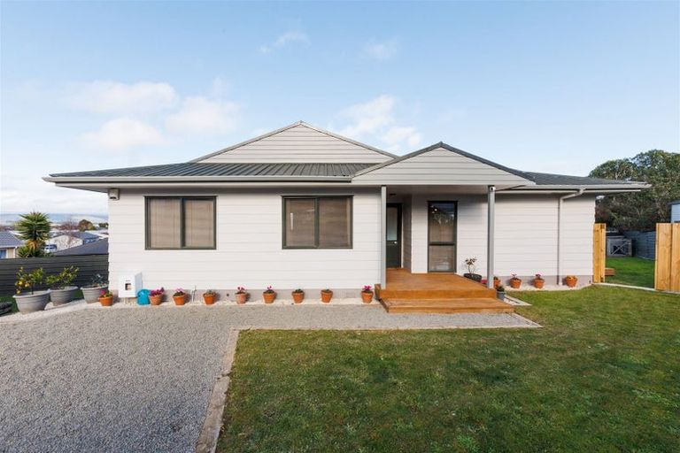 Photo of property in 12 Lydia Place, Kelvin Grove, Palmerston North, 4414