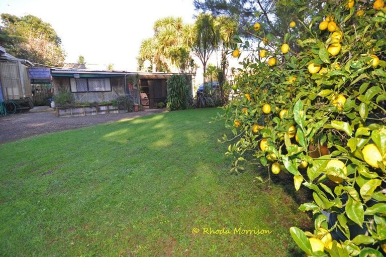 Photo of property in 11 Moana Road, Tinopai, Matakohe, 0593