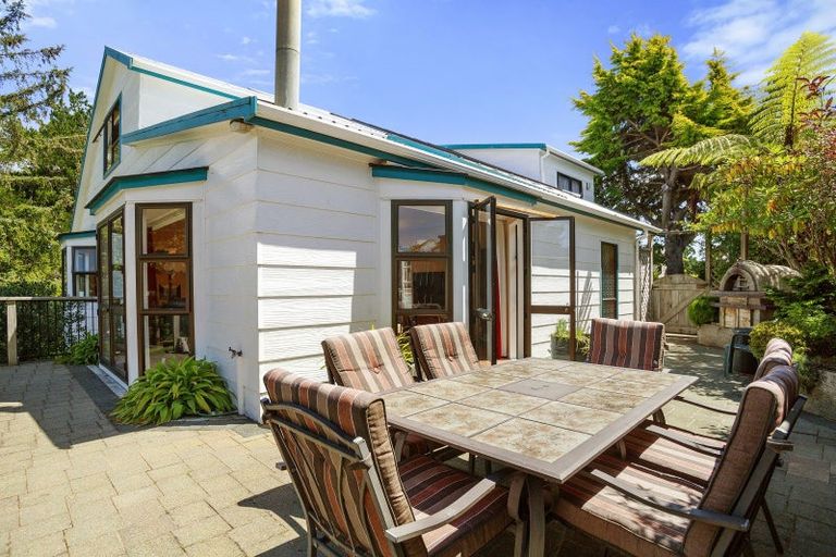 Photo of property in 203 Holborn Drive, Stokes Valley, Lower Hutt, 5019
