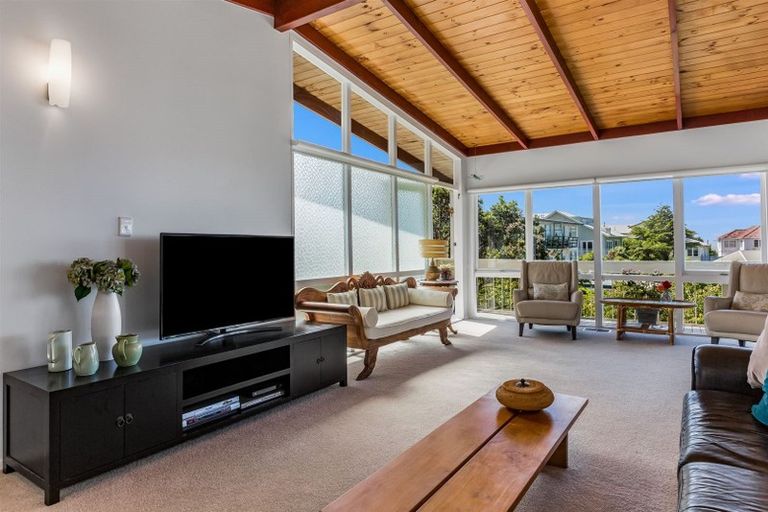 Photo of property in 14 Tensing Place, Khandallah, Wellington, 6035