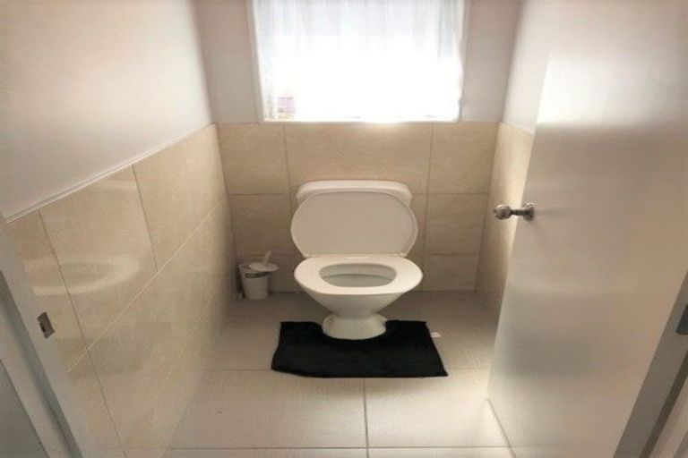 Photo of property in 10 Hinau Street, New Lynn, Auckland, 0600