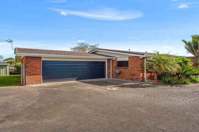 Photo of property in 8 Argyle Place, Highlands Park, New Plymouth, 4312