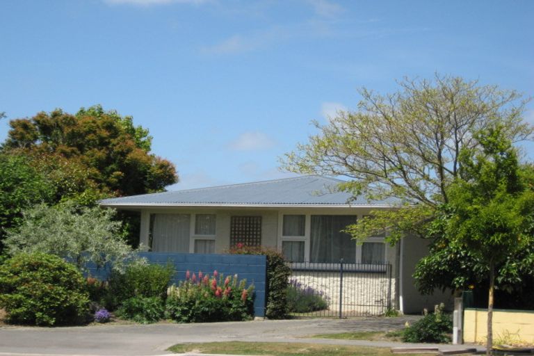 Photo of property in 9 Mirfield Place, Russley, Christchurch, 8042