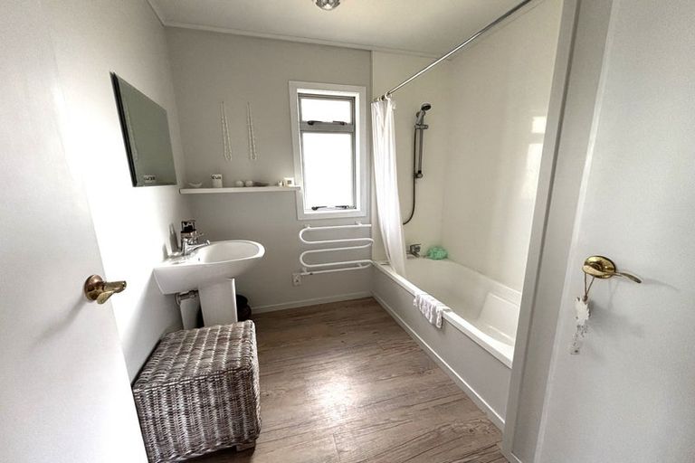 Photo of property in 22a Marine Parade South, Foxton Beach, Foxton, 4815