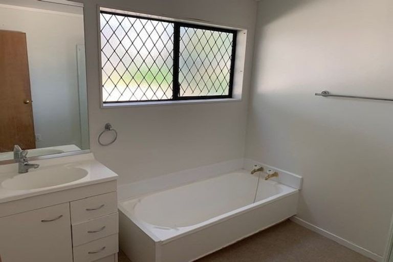 Photo of property in 24 Hamblyn Crescent, Nawton, Hamilton, 3200