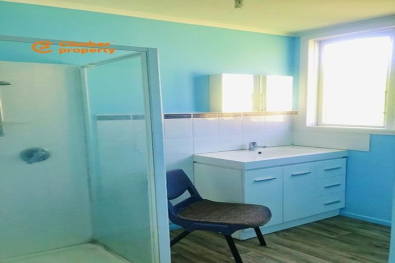 Photo of property in 2/9 Adriatic Avenue, Henderson, Auckland, 0612