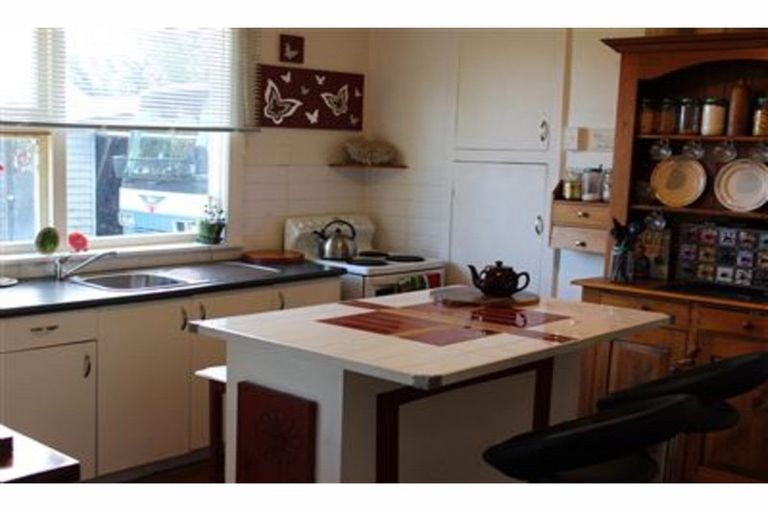 Photo of property in 23 Brough Street, Palmerston, 9430