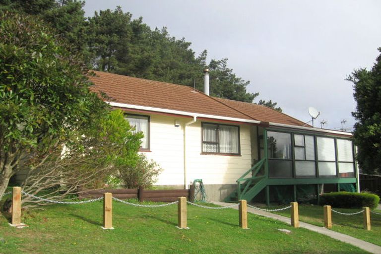 Photo of property in 150 Mark Avenue, Grenada Village, Wellington, 6037