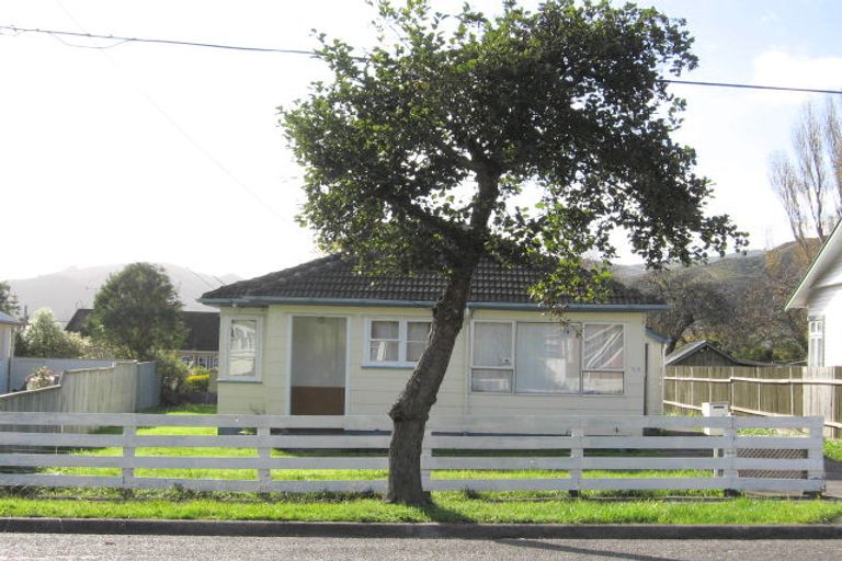 Photo of property in 32 Newcombe Street, Naenae, Lower Hutt, 5011