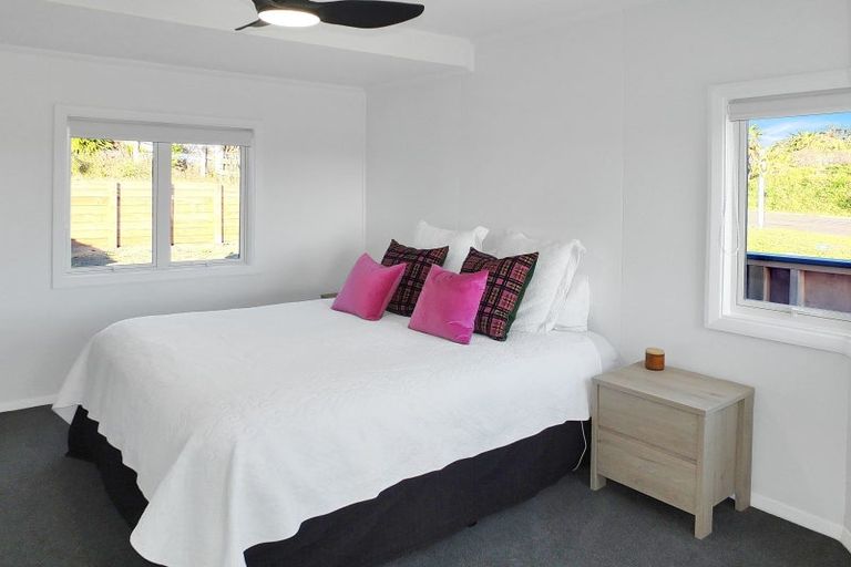 Photo of property in 53 Pratt Avenue, Foxton Beach, Foxton, 4815