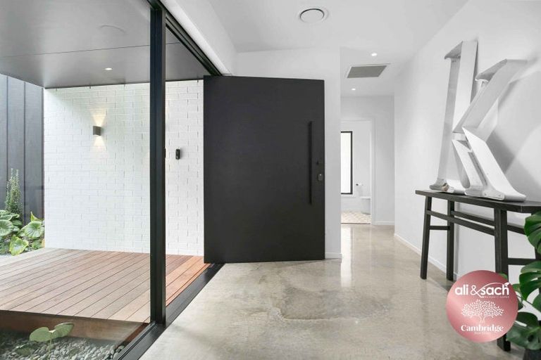 Photo of property in 1/45 Saint Kilda Road, Cambridge, 3434