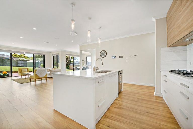 Photo of property in 18 Laurelwood Avenue, Pukekohe, 2120