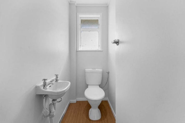 Photo of property in 54 Chelburn Crescent, Mangere East, Auckland, 2024