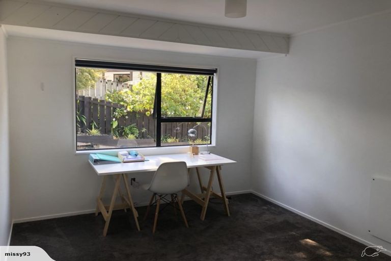 Photo of property in 15 Hawke Place, Pukekohe, 2120