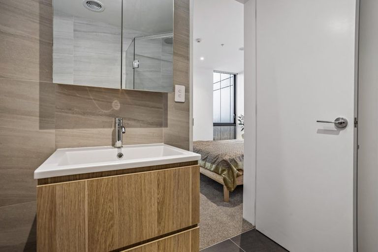 Photo of property in 102/1 Buscomb Avenue, Henderson, Auckland, 0610