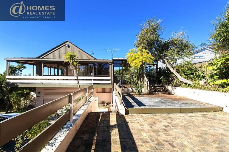 Photo of property in 7 Galaxy Drive, Mairangi Bay, Auckland, 0630