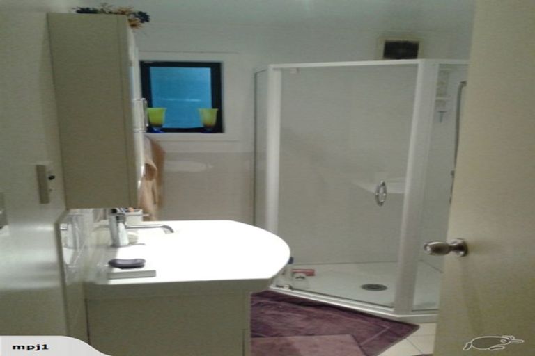 Photo of property in 3 Oswald Crescent, Paparangi, Wellington, 6037