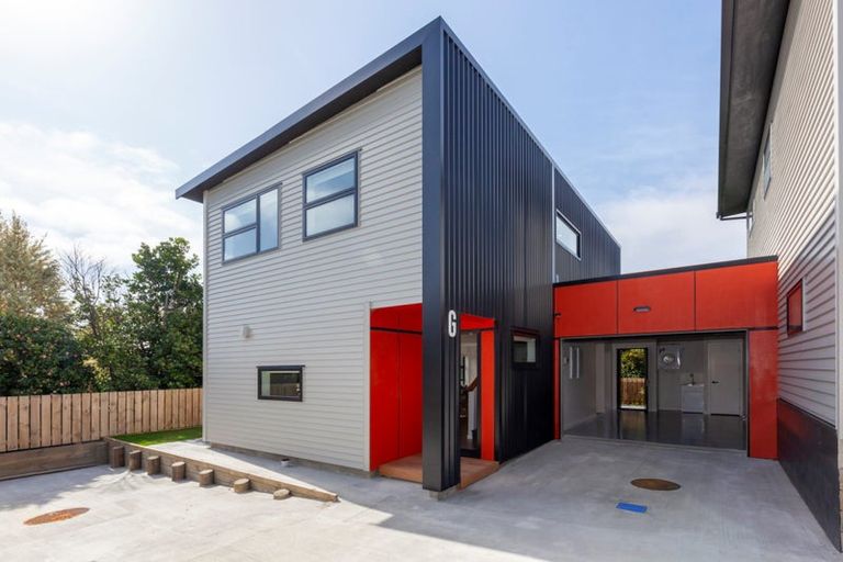 Photo of property in 77 Amohia Street, Paraparaumu, 5032