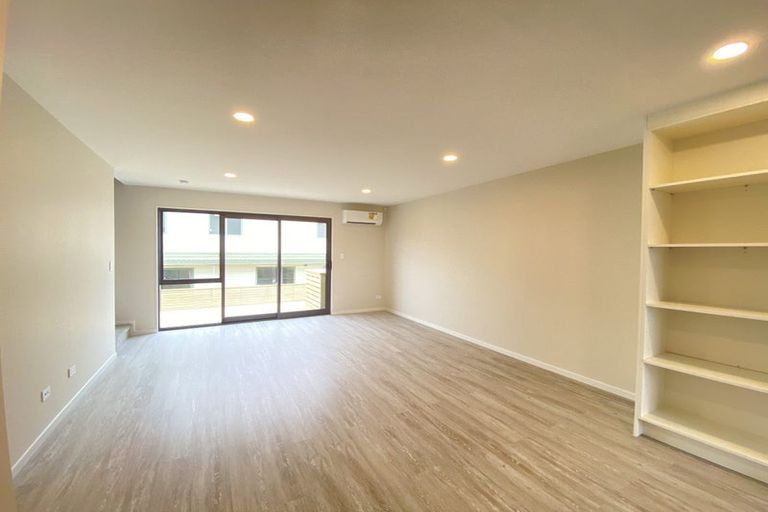 Photo of property in 17b Buscomb Avenue, Henderson, Auckland, 0610