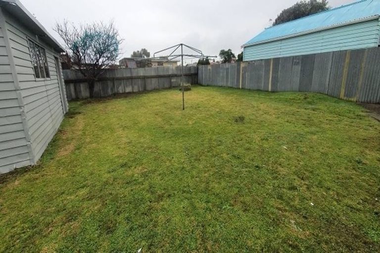 Photo of property in 35 Raupo Street, Castlecliff, Whanganui, 4501