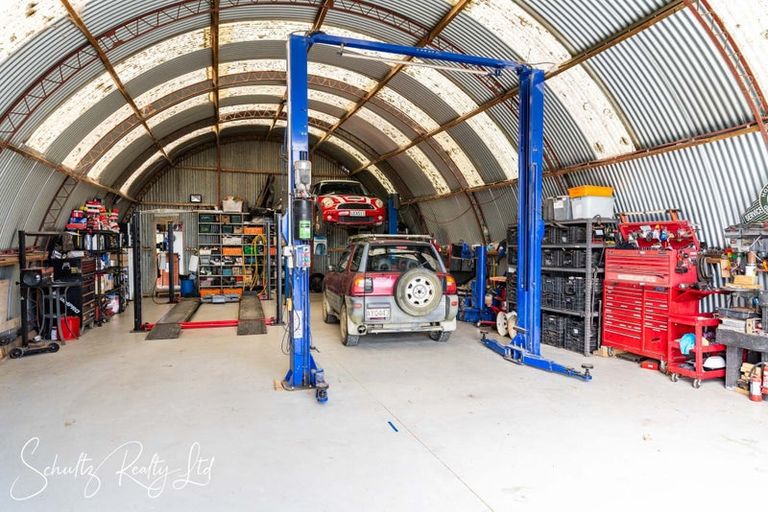 Photo of property in 4 Horniblow Road, Matakohe, 0594