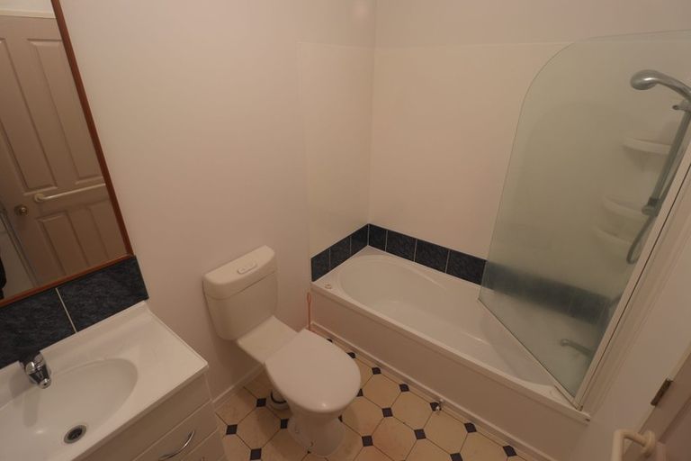 Photo of property in 1/4 Mickle Street, Te Atatu South, Auckland, 0610